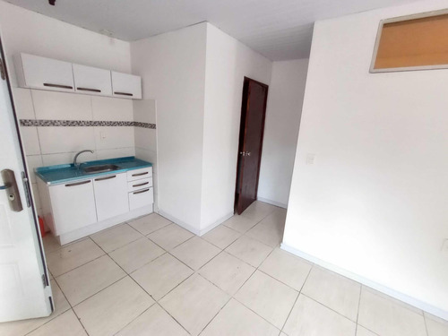 Vendo, Apto Tipo Casa De 3 Dorm. Con Parrillero.m