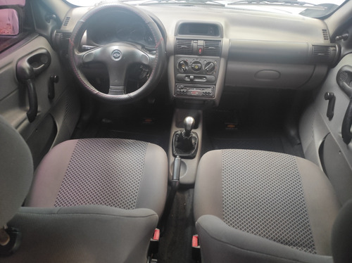 Chevrolet Corsa Classic 1.6 Gl Aa 4P