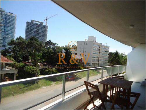 Imagen 3 de 30 de Apartamento En Venta En Punta Del Este, Zona Brava - Con Servicios