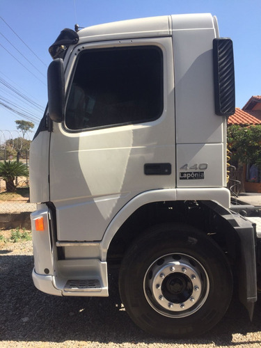Imagem 4 de 13 de Volvo Fm 440 6x4 2007/2007 Branco