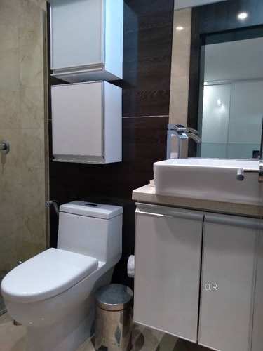 Imagen 24 de 30 de Leal Pérez Vende Majestuosa Casa En Urbanización Guataparo Con Piscina