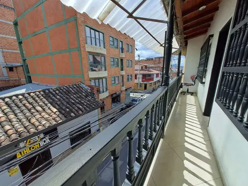 Casa En Venta En Laureles. Cod V15237