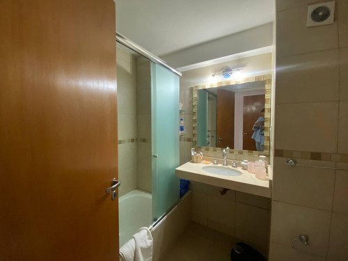 Venta Departamento De Dos Dormitorios Con Balcón, Amenities Y Cochera. Centro Rio, Rosario