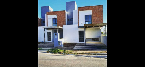 Duplex A Estrenar En Lomas De Manantiales