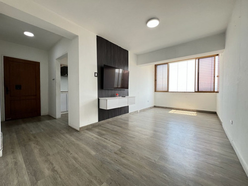 En Venta Apartamento En La Trigaleña, Residencia Gran Pama, Valencia. Maritza Lopez