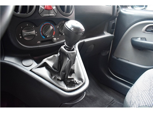 Imagem 9 de 15 de Fiat Doblo 1.8 Mpi Essence 7l 16v Flex 4p Manual