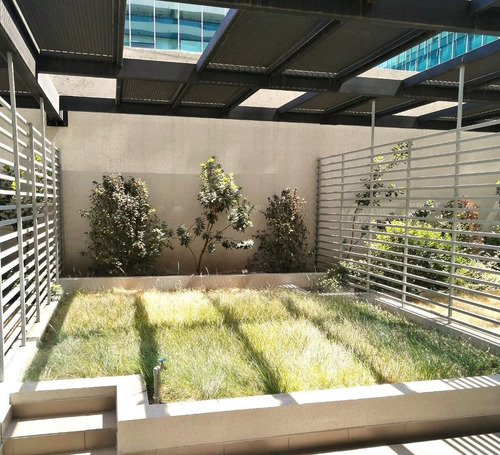 Venta Oficina Con Excelente Ubicación En Estoril