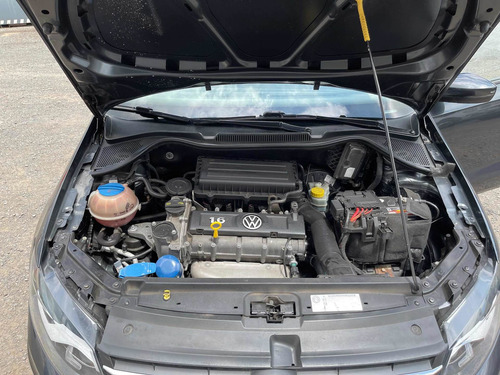 Imagen 7 de 8 de Volkswagen Vento 2017 1.6 Confortline Mt