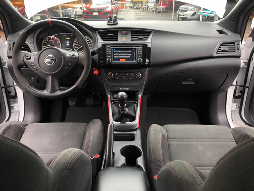 Imagen 9 de 12 de Nissan Sentra 2018 1.6 T Nismo Mt