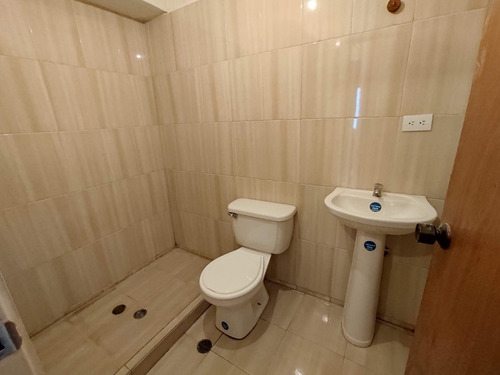 Imagen 11 de 18 de Se Vende Apartamento En Obra Gris Con Gran Potencial Para Ser Remodelado, Av Baralt...