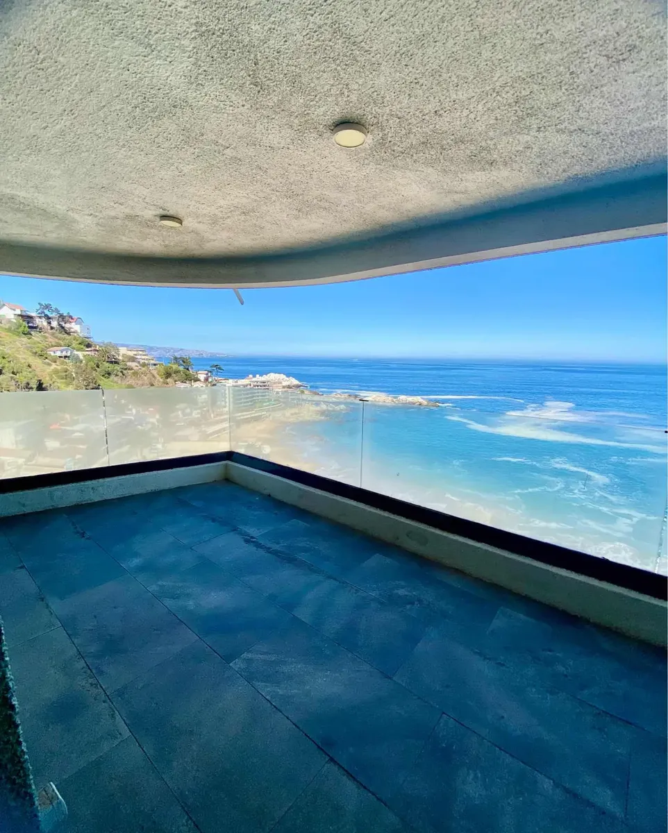 Imagen 2 de 21 de Departamento En Venta En Reñaca Con Terraza Y Vista Al Mar
