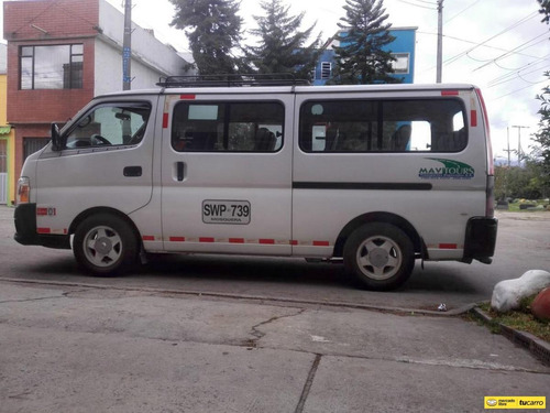 Imagen 4 de 15 de Nissan Urban Van Pasajeros