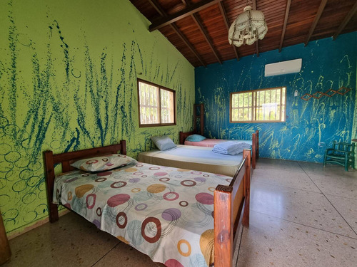 Venta De Quinta En Las Morochas. San Diego 15000 M2. G.g
