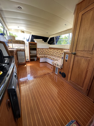 Custon 35 Volvo 220hp Gasolero Con Solo 200horas Nuevo!