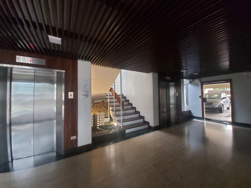 Imagen 30 de 30 de Venta Apartamento 210mt2 4h+huesped / 4b / 2e Santa Paula