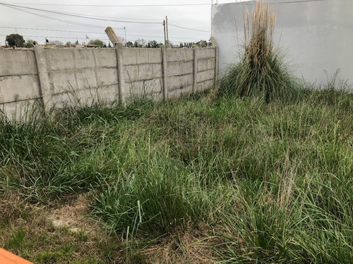 Lote Con Mejoras A La Venta En Maximo Paz Moradas De Maximo.