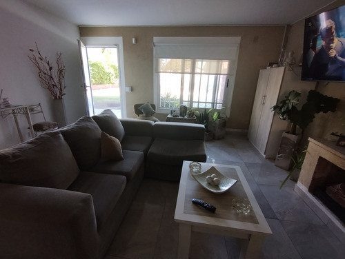 Casa Con Piscina Apta 2 Flias A 3 Cuadras De Parque Leloir