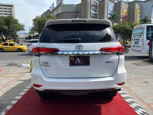 Toyota Fortuner Sw4 2.4 At