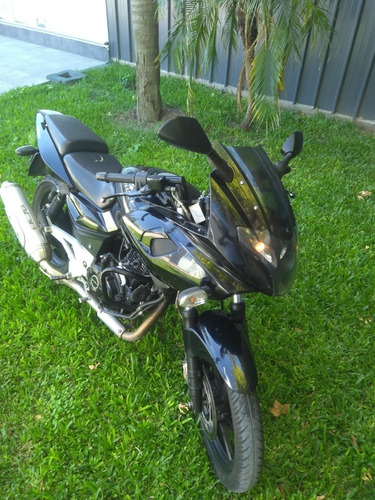 Bajaj Rouser 220 F