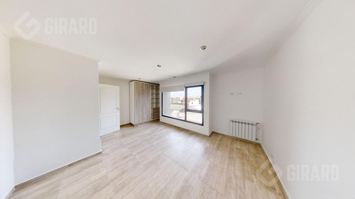 Triplex De 5 Ambientes A Estrenar En Villa Primera, Posesion Inmediata