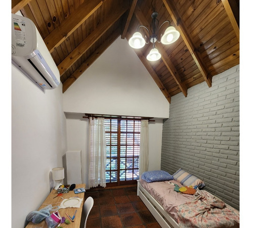 Imagen 10 de 22 de Venta - Excelente Casa En Calle Chimondegui Al 800