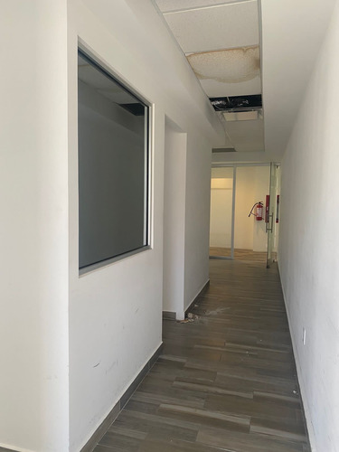 Renta Oficinas, Juriquilla, Qro76. $27.5 Mil