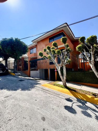 Preciosa Casa Con Seguridad En Jardines De Bellavista, Opción A 4ta Recamara En Planta Baja A Un Excelente Precio!!!