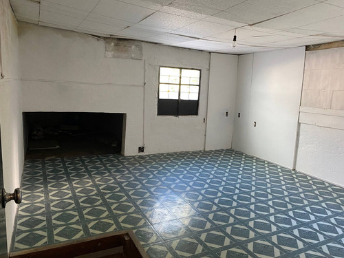Local Comercial + Apartamento, Av. Agraciada Y Bv. Artigas