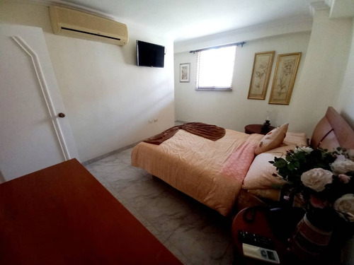 Yuraima Segura Vende Apartamento En Res Platinum Urb. La Trigaleña Valencia Estado Carabobo