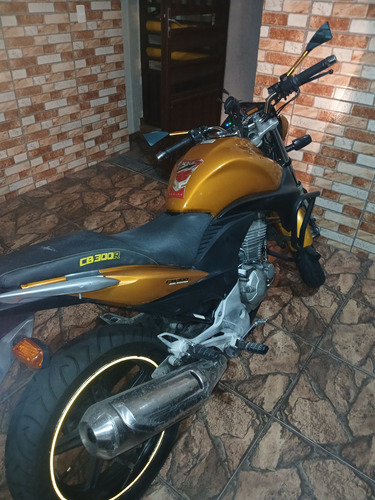 Moto Muito Bem Conservada, Ja Com Cabeçote Vela Fina
