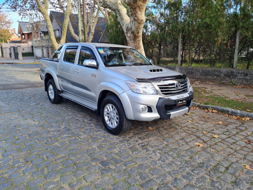 Toyota Hilux 3.0 Cd Srv Cuero I 171cv 4x2