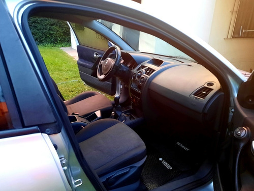 Renault Mégane Ii 1.6 L Confort Plus 2010