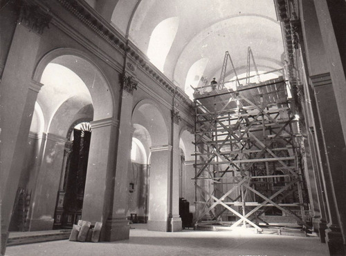 Mercedes Fotografia De Prensa 1977 Interior Catedral Andamio