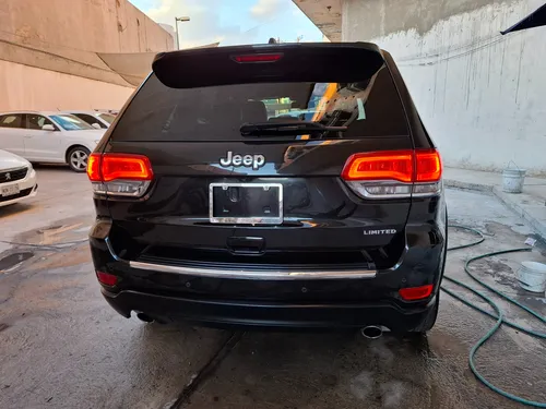 Jeep Grand Cherokee 5.7 Limited Lujo 4x2 Mt