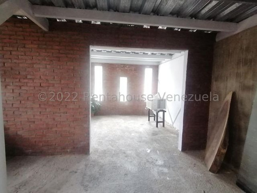 Imagen 14 de 22 de Edificio Comerciales En Alquiler Centro Cabudare Lara, Venezuela, #23-12066 // Arnaldo Lopez R A H Telf. 0424-5257450