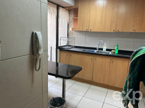 Departamento En Venta De 4 Dorm. En Ñuñoa, Excelente Estado