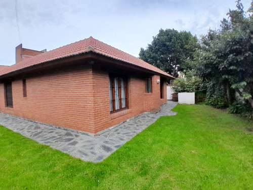 Chalet En Venta. Barrio Santa Monica