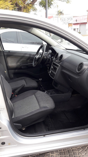 Imagen 8 de 15 de Volkswagen Voyage 1.6 Gnc 5ta