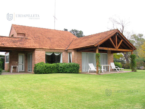 Alquiler De Casa Con Muebles En Martindale C.c.