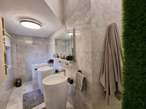 Imagen 10 de 14 de Se Vende Penthouse En Mañongo, Res. Santa Teresita Naguanagua 04244921462 Nelson