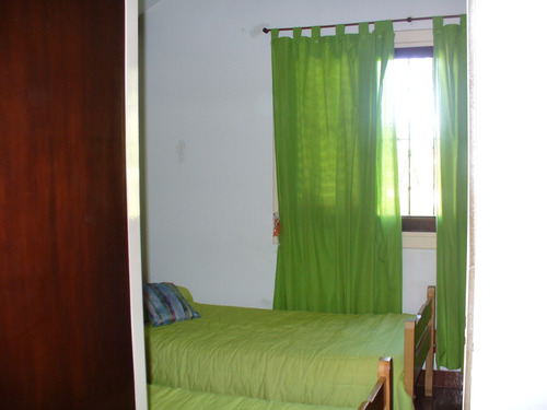 Alquiler Casa 3 Amb - Cochera/parrilla/jardin - Av 4 Y 136