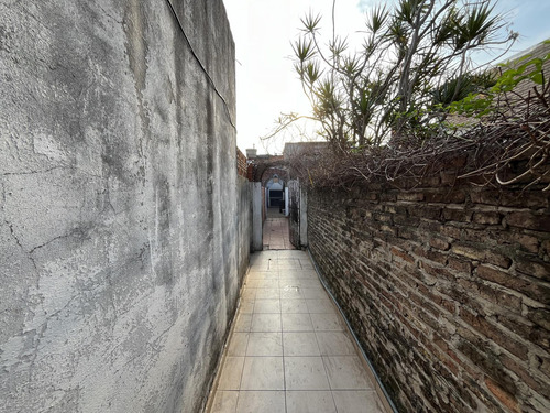 Venta/permuta - Casa De Pasillo Único - Bella Vista, Rosario