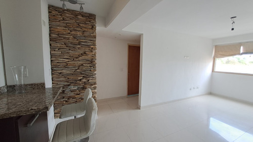 Venta Hermoso Apartamento Remodelado Con Piscina. Parque Caiza. Acepto Crédito Hipotecario. Yy