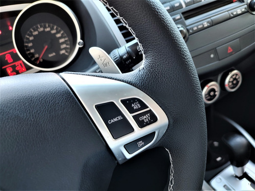 Imagem 10 de 14 de Misubishi Outlander 2.0 16v 160cv Aut 2012