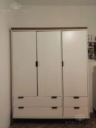 Apartamento Tipo Casita Dos Dormitorios Con Garaje Y Patio En Pocitos