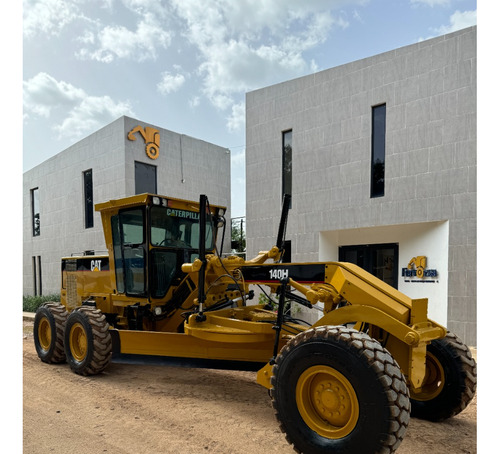 Motoconformadora 140h Cat 2002