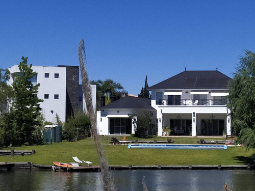 Imagen 2 de 16 de Venta Excelente Casa 4 Dormitorios Al Lago Castores