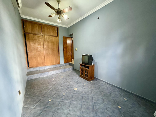 Suipacha 2800 - Casa De 3 Dormitorios En Venta Con Pileta - Rosario, Parque Casado