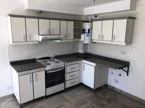 Imagen 4 de 12 de Departamento De 2 Amb Con Terraza En Moron-ref 1241
