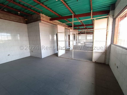Yonny Silva Rentahouse Vende Excelente Edificio En Valle Arriba Guatire Rcys 24-23134